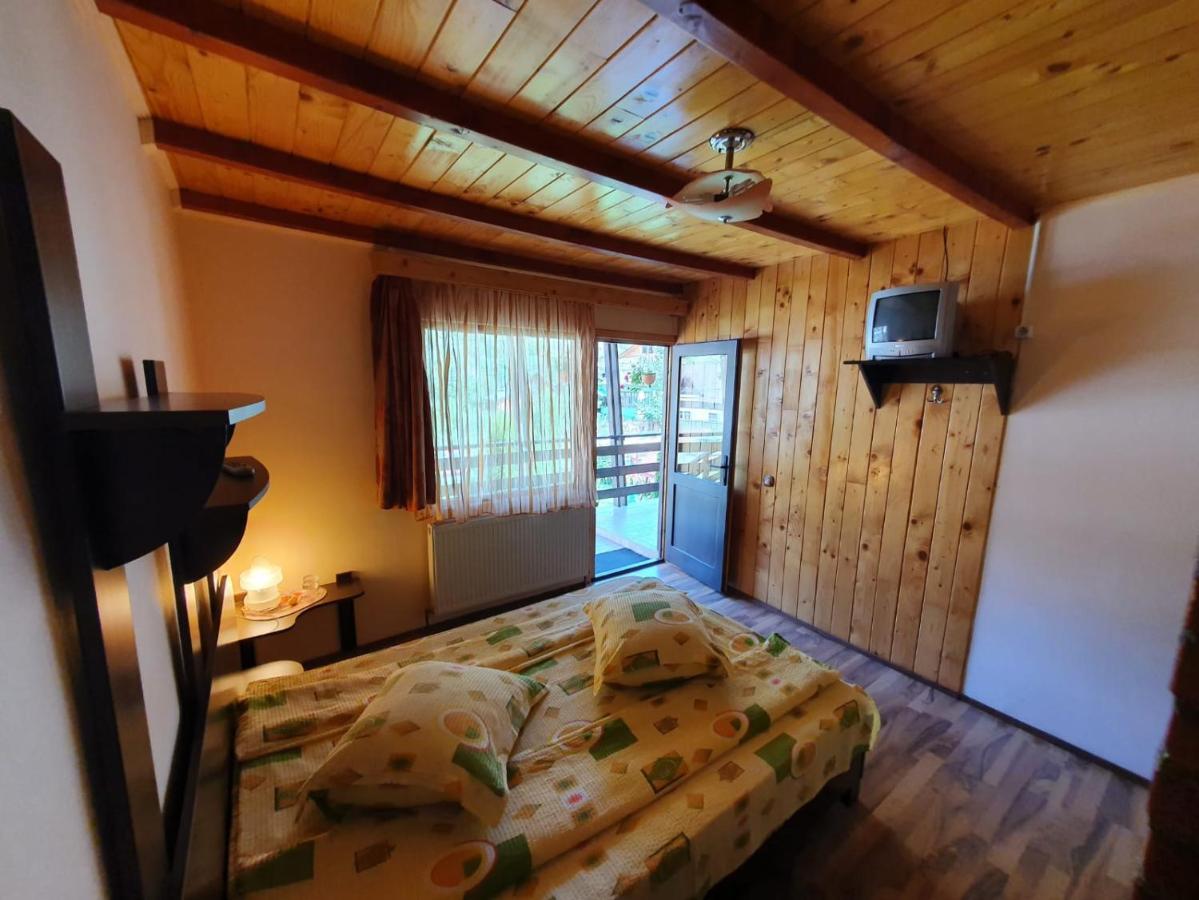 Pensiunea Casa Soarelui Podu Dimbovitei Екстериор снимка
